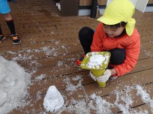 雪遊び