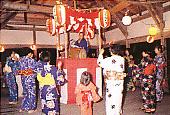 阪本踊りの様子の写真