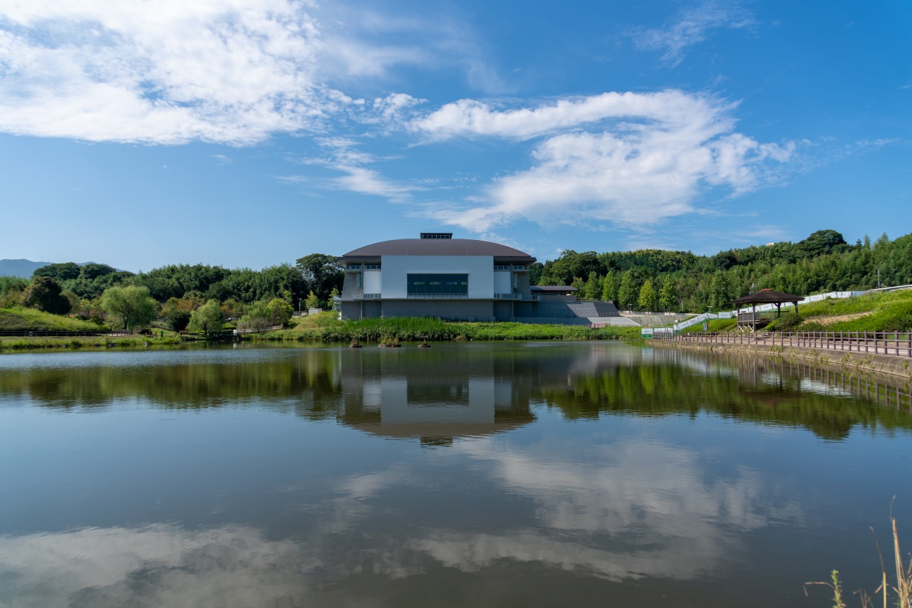 五條市上野公園総合体育館（現：ベストラインシダーアリーナ）完成
