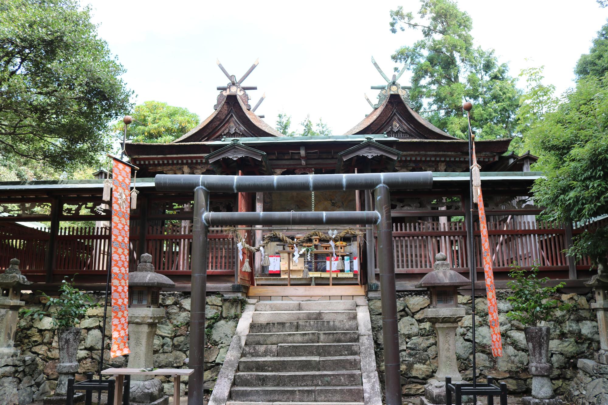波宝神社の正面からの写真