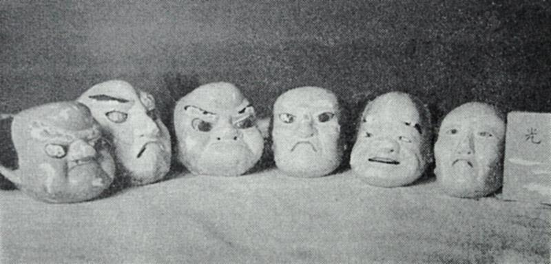 人形芝居に使われた中峯の人形頭6つの写真