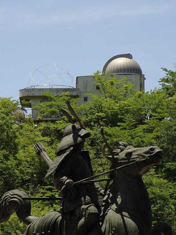 大塔郷土館の大塔宮護良親王馬上像の写真