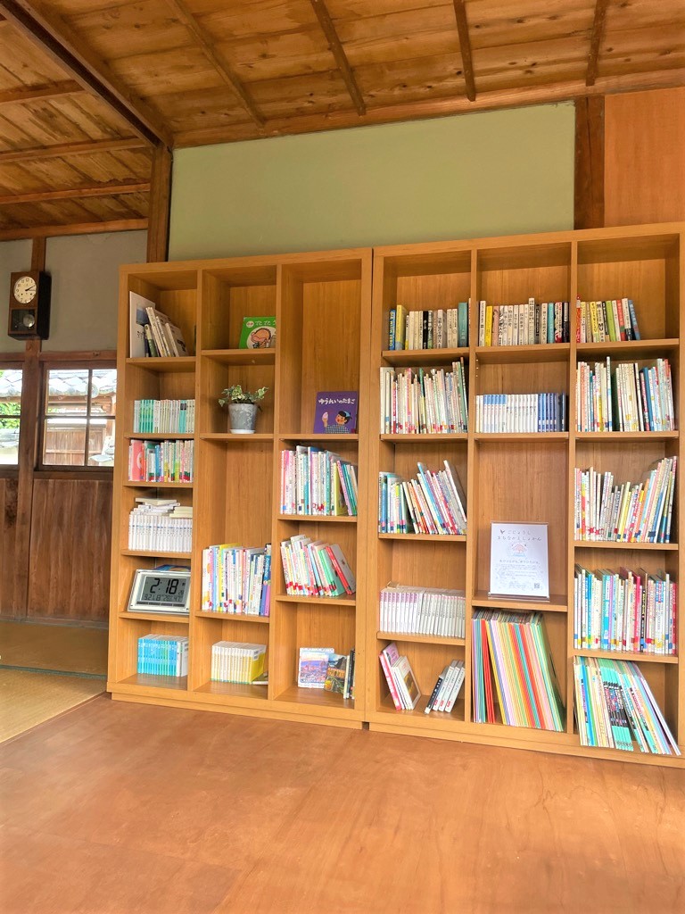 阪合部クラスの本棚の写真
